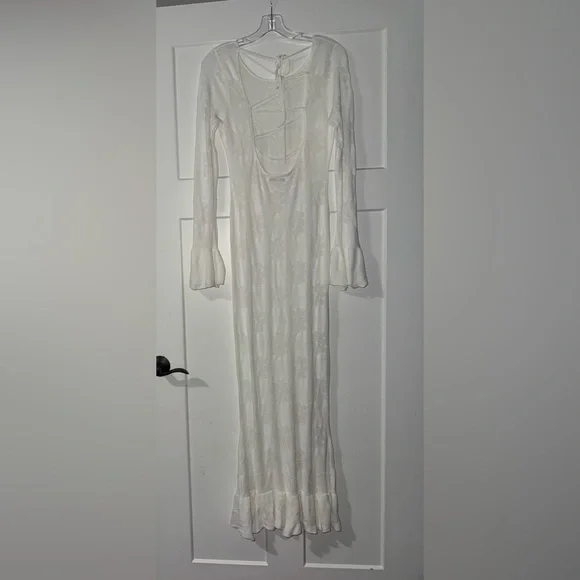 Asta Resort Rafaella Dress in Venetian Long Sleeve MaxiWhite Medium Asta Resort Rafaella Dress in Venetian Long Sleeve MaxiWhite Medium